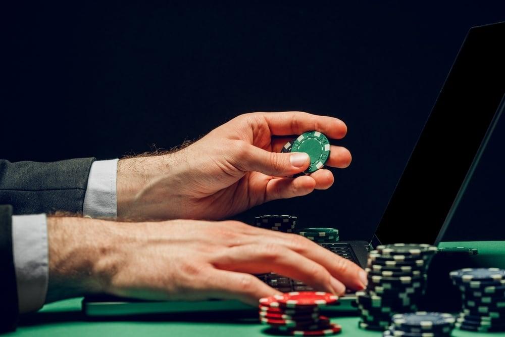 Hướng dẫn mua thẻ Garena bằng MoMo cực dễ và nhận nhiều ưu đãi khi mua thẻ Garena
